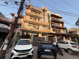 Hotel Oxygen La Vida-Noida Sector 18, Hotel in Noida