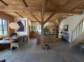 Black Cockatoo Lodge close to Bern and Thun – hotel w mieście Oberdiessbach