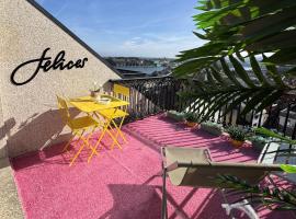 MODERNO PISO CON LA MEJOR TERRAZA DE RIBADEO Y VISTAS MARAVILLOSAS, hotel en Ribadeo