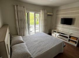 Casa com churrasqueira e ar para até 8 pessoas, hotel a Guabiruba