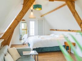 Bed & Port luxury villa, hotel in Kallo