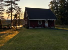 Åker Lilläng Strandstugan, Hotel in Åker