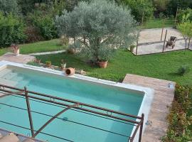 Villa murphy, hotel i Saint-Marcel-de-Careiret