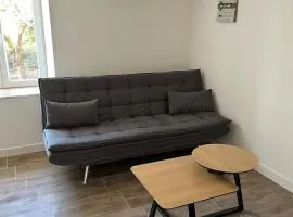 Maison f3 climatisée avec cour pour voiture