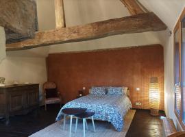 Gîte Romantique en Pays d'Auge pour 2 pers, Hotel in Mittois
