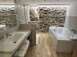 Rufina casa rural con bañera hidromasaje, ξενοδοχείο σε Laroya