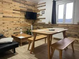 Gîte Le Lynx Jacuzzi, nature et confort-Les Gites de la perle de Vouglans-