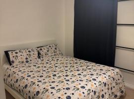 Carl's Condo, hotel i London