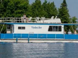 Luxury Bass Houseboat - Party Platform - Group of 6 People - HB09