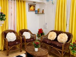 Elite Hostel- SB Road Pune, hótel í Pune