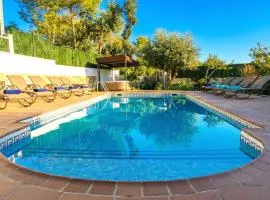 Villa Lluna Sitges 15 minutes drive from Sitges Swimming pool XXL 16 people