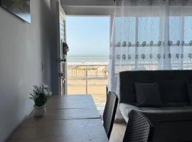 Apartamentos el mochilero frente al mar piso 2 apto 3