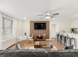 Stylish 1BR Condo ATL Views, Comfort & Location