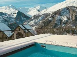 Duplex 3 bedrooms 8 people Heated pool Ski in ski out