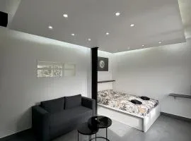 MoonWhite - Basel - AirPort - HighQuality