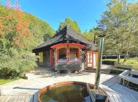 Cabaña en Lago Tinquilco y Hot Tub Pucon