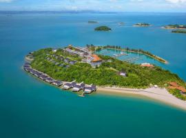 The Westin Nirup Island Resort & Spa, hotel v mestu Belakangpandang