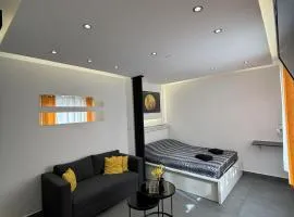 MoonYellow - Basel - AirPort - HighQuality