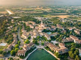 Village Pierre & Vacances Pont Royal en Provence, hotel i Mallemort