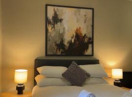 The Turf Hotel، فندق في ريتشموند