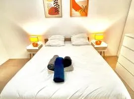 Vase d'honneur HOME proche de la gare de Corbeil ,de l'aéroport d'Orly & de Winnoland