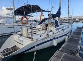 Velero Nadya、アレシーフェのホテル