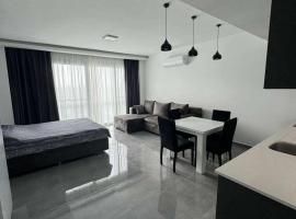 Courtyard Long Beach Apartment, hotel di Potami