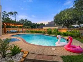 Amazing Bay Villa Near NASA with Pool & Pool Table