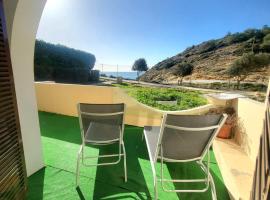 CHABELLA!!! Charm Beach Lofts & Apartments - ALGARVE: Lagoa'da bir otel