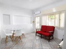 Casa con jardín y parrilla 3 ambientes Cochera opcional