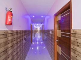 Hotel O SN Deluxe, hotell i Bidadi