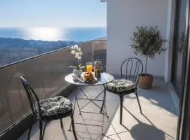 Amelia & Nicole Close to the Beach