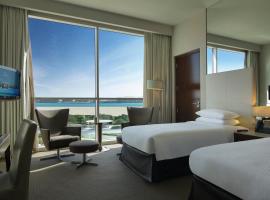 Yas Plaza Circuit by IHG, hotel in Abu Dhabi