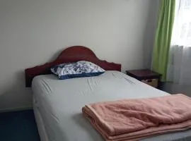 Budget holiday room one Spring street