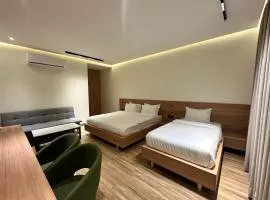 Hamsun Shahrah-e-Faisal Extension