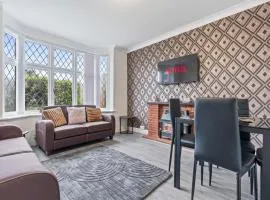 4Bed Serviced Accommodation Near NEC, Airport &JLR