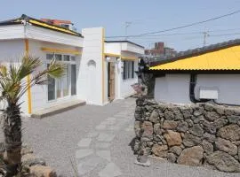 JEJUDO THECCLLIMSTAY Gimnyeong Village4 people, maximum 7 people, room 4, bathroom 2