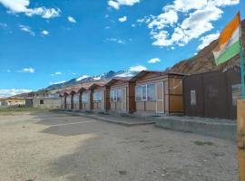 Viesnīca Tsomoriri Inn pilsētā Karzok Gömpa