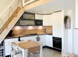 Lilas clim balcon piscine parking privé