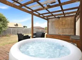 Family Escape with Big Backyard Sorell