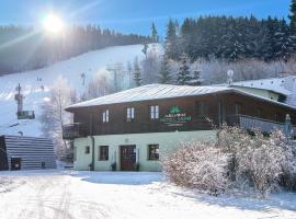 Wellness hotel Sauna, готель у місті Мала Моравка