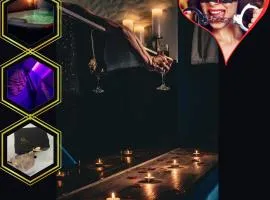 Suite craz'in Love Room, jacuzzi, cinéma, Camargue