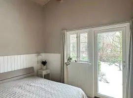 Spacious Holiday Home Near Beach And Nature