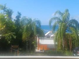 Appartement accueillant près de la plage à Tartane, 80 m², ξενοδοχείο σε Tartane