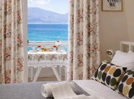 Moukas Seaside Apartments Romantico