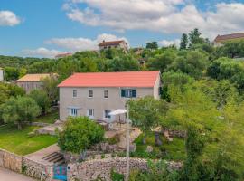 Bela Apartment - Ancient Olives and Sea View: Lun şehrinde bir otel