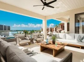Evie 4BR Modern Villa w Pool Kayaks & Access to Beach
