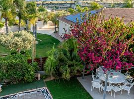 ROSE VILLA - 3 BED POOL – hotel w mieście Episkopi Lemesou