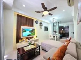 15P Penthouse 3BR Suite Persimmon Condo Free Parking