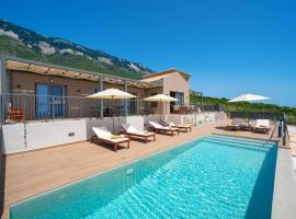 Villa Katoikia Tria by Villa Plus, hótel í Simotáta